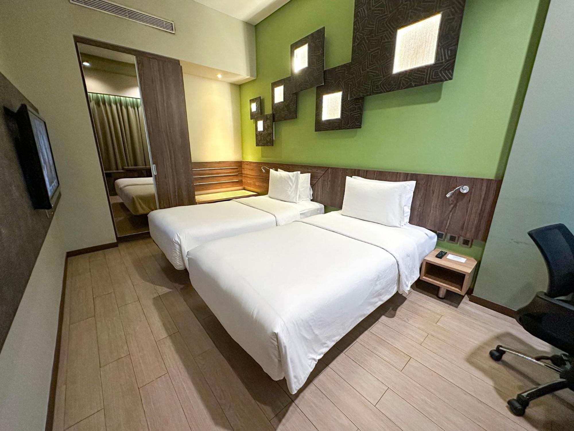 Holiday Inn Cikarang Jababeka By Ihg Exterior foto